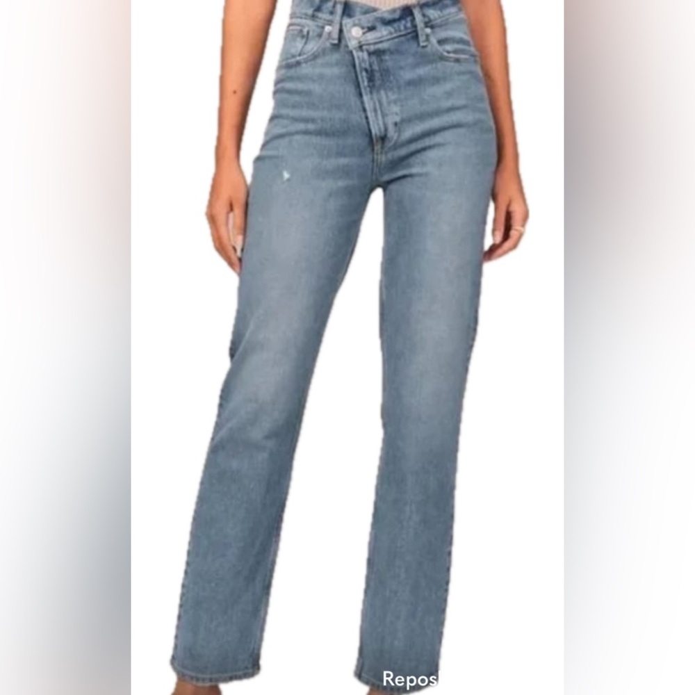 A&F The 90's Straight Ultra High Rise Cross Waist Jeans - Alt. to 29.5” inseam